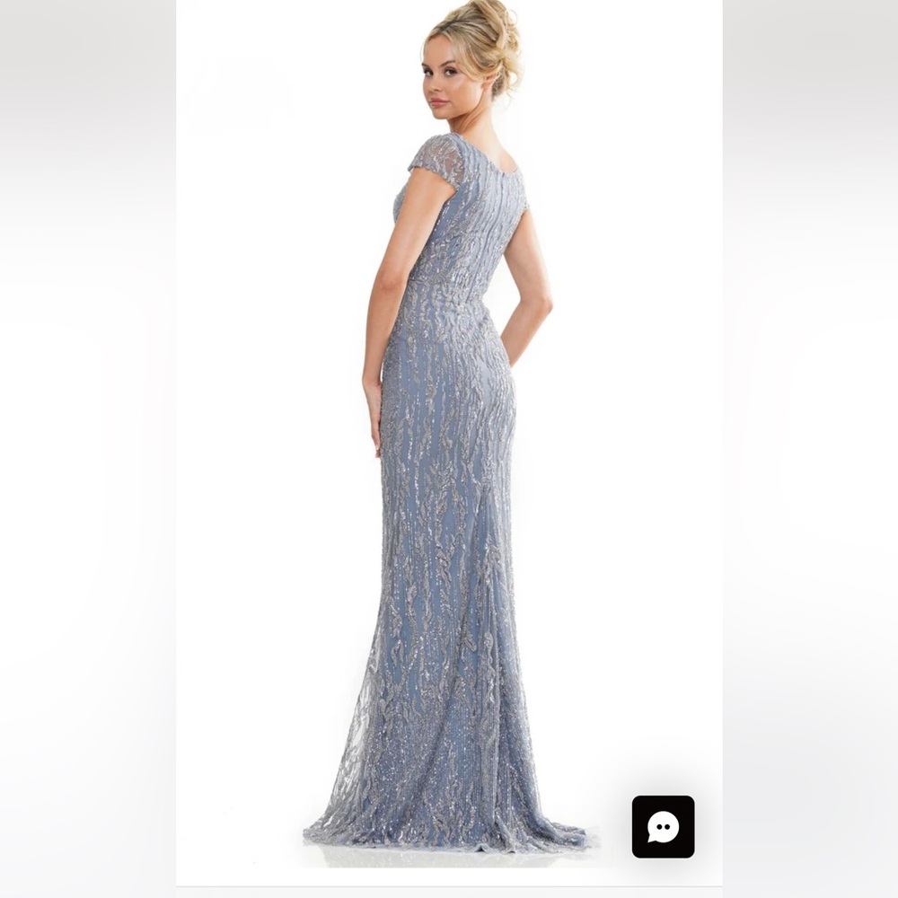 Elegant Blue Sequin Gown - Picture 2 of 4